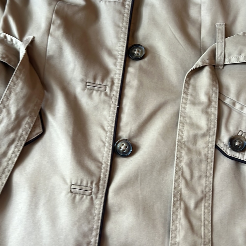 Trench coat, Top coat, duster 🧥, H&M size 8 ( fits like 4-6), beige lined coat - Picture 3 of 11